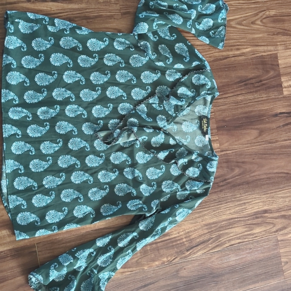 Women's silkie blouse